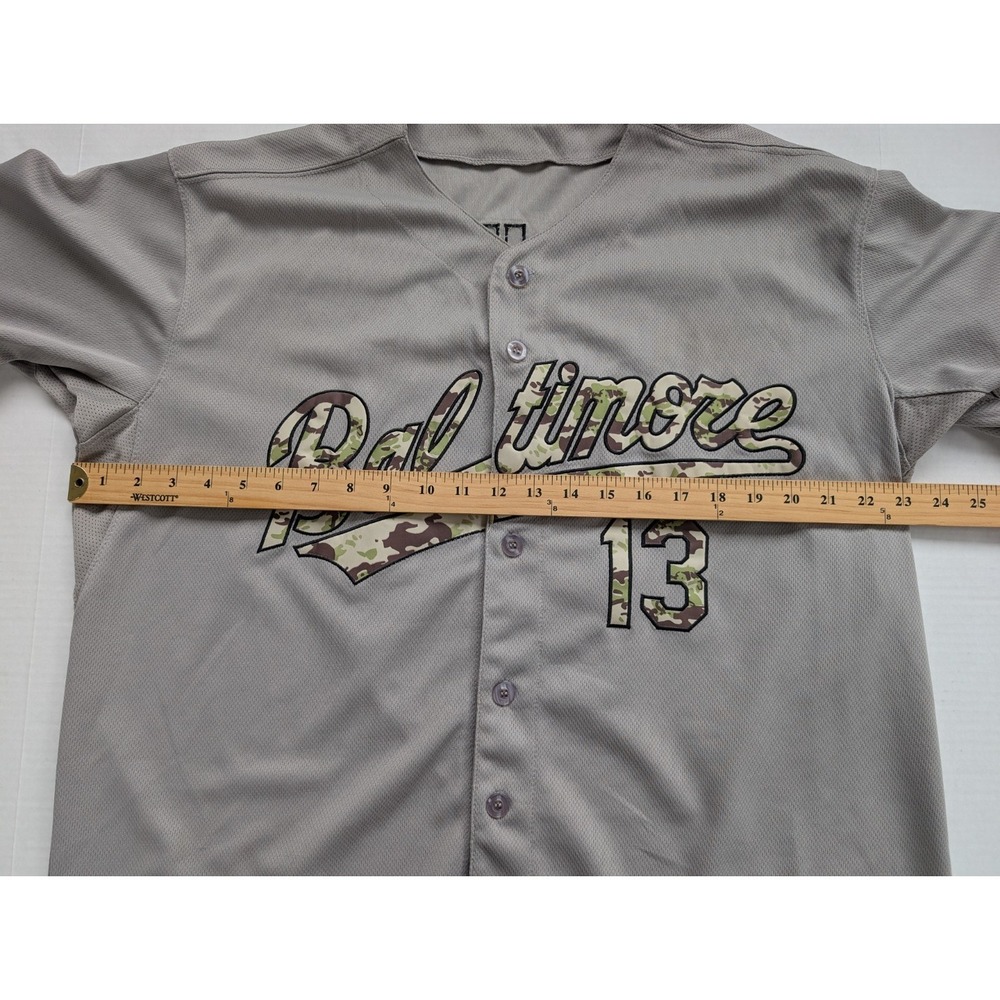 READ Manny Machado Baltimore Orioles Jersey Size 50 Camo Memorial Day Majestic - Picture 6 of 12